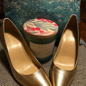 Michael Kors women’s metallic Gold leather pumps